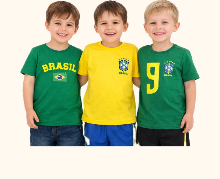 Crianças sorrindo com camisetas Playbekids